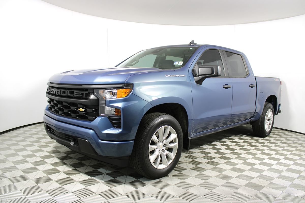 2024 Chevrolet Silverado 1500 Custom Image 3 of 38