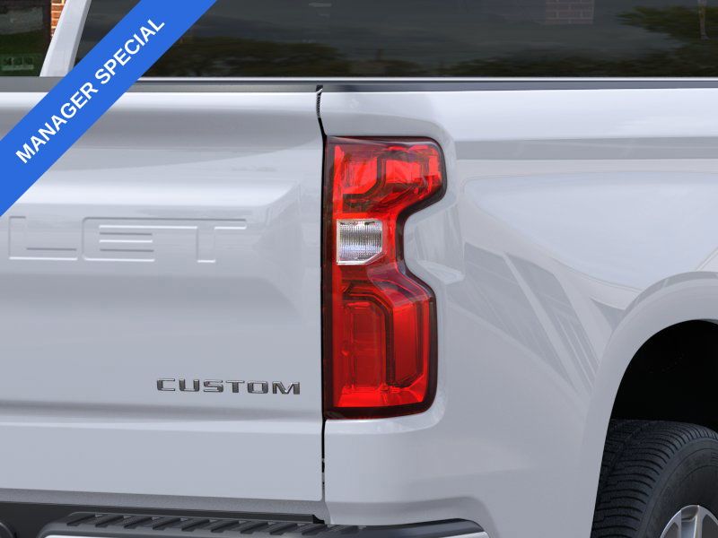 Vehicle image 11 of 24