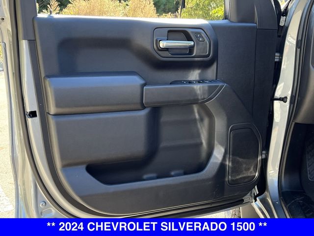 Vehicle image 15 of 39