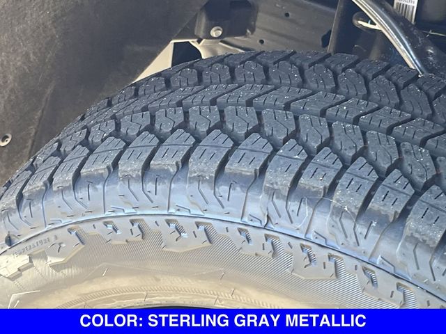 Vehicle image 13 of 39
