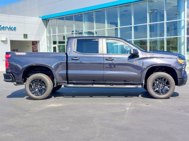 Vehicle image 5 of 24