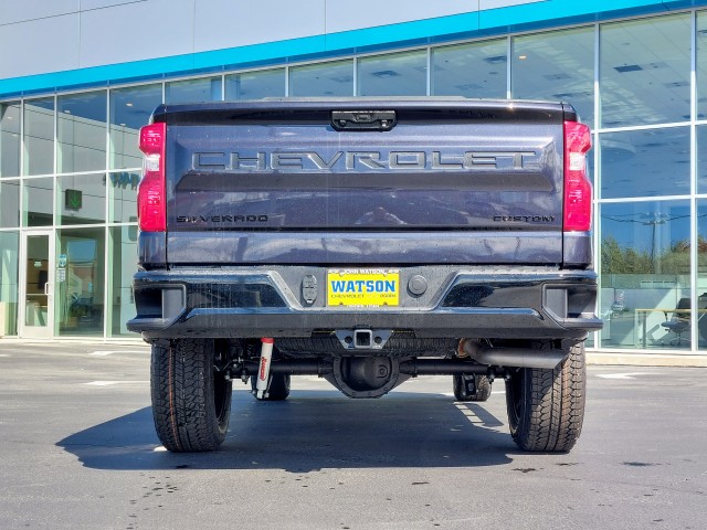 Vehicle image 8 of 24