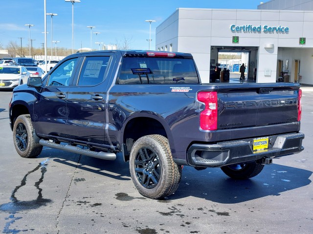 Vehicle image 10 of 24