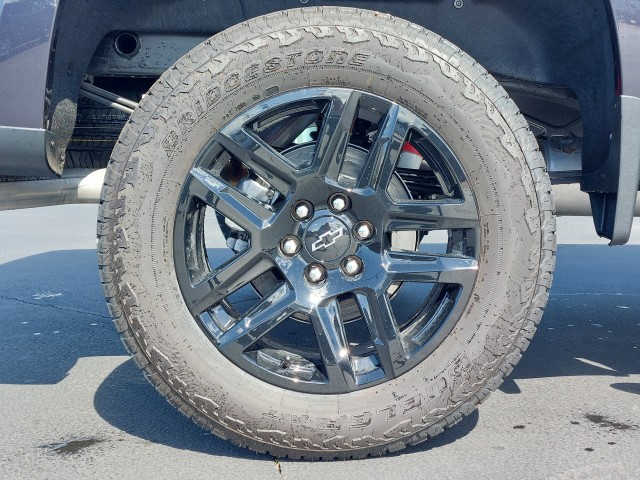 Vehicle image 18 of 24
