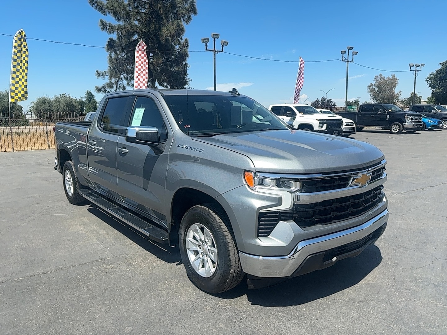 Vehicle image 4 of 15
