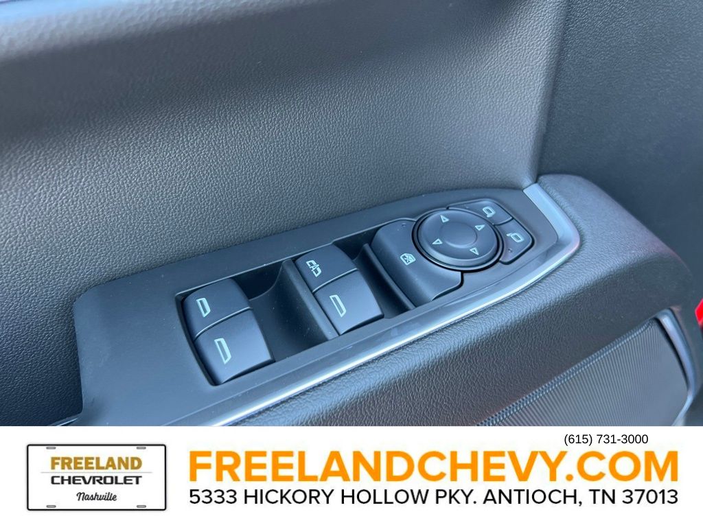 Vehicle image 10 of 23