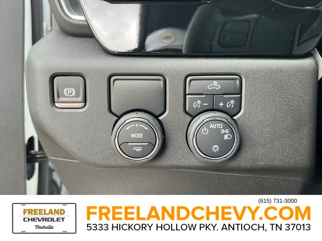 Vehicle image 13 of 23