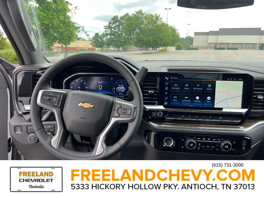 Vehicle image 18 of 23