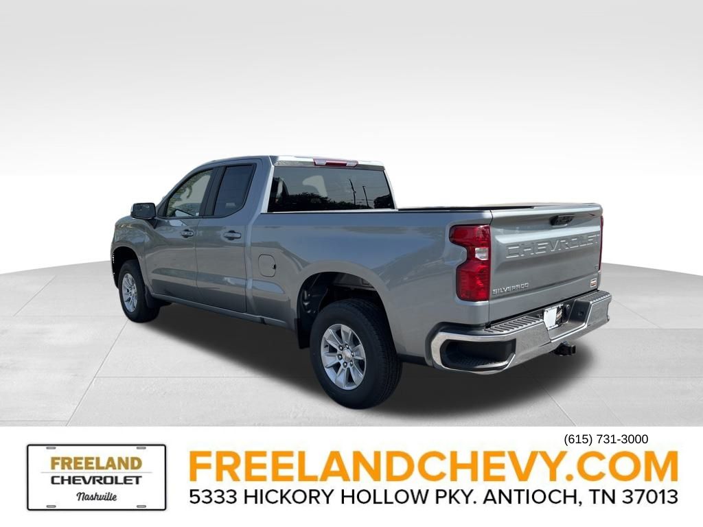 Vehicle image 6 of 24