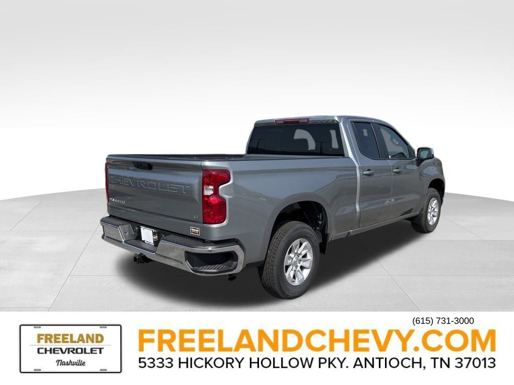 Vehicle image 4 of 24