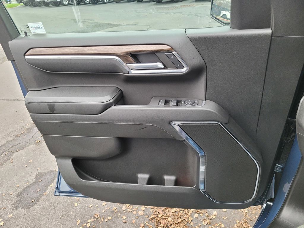 2024 Chevrolet Silverado 1500 LT Image 19 of 27