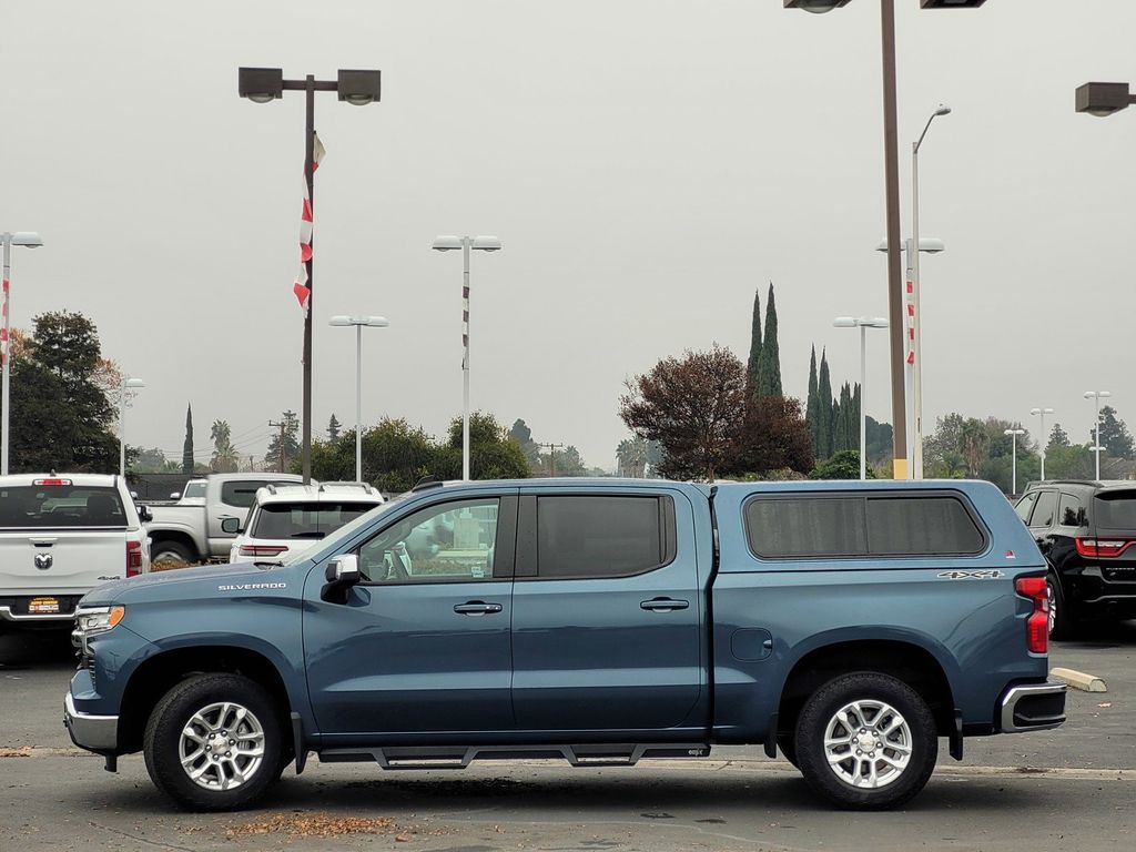 2024 Chevrolet Silverado 1500 LT Image 8 of 27