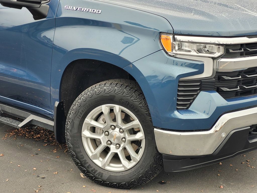 2024 Chevrolet Silverado 1500 LT Image 9 of 27