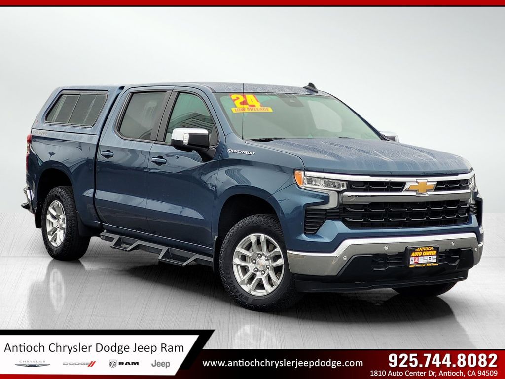 2024 Chevrolet Silverado 1500 LT Image 3 of 27