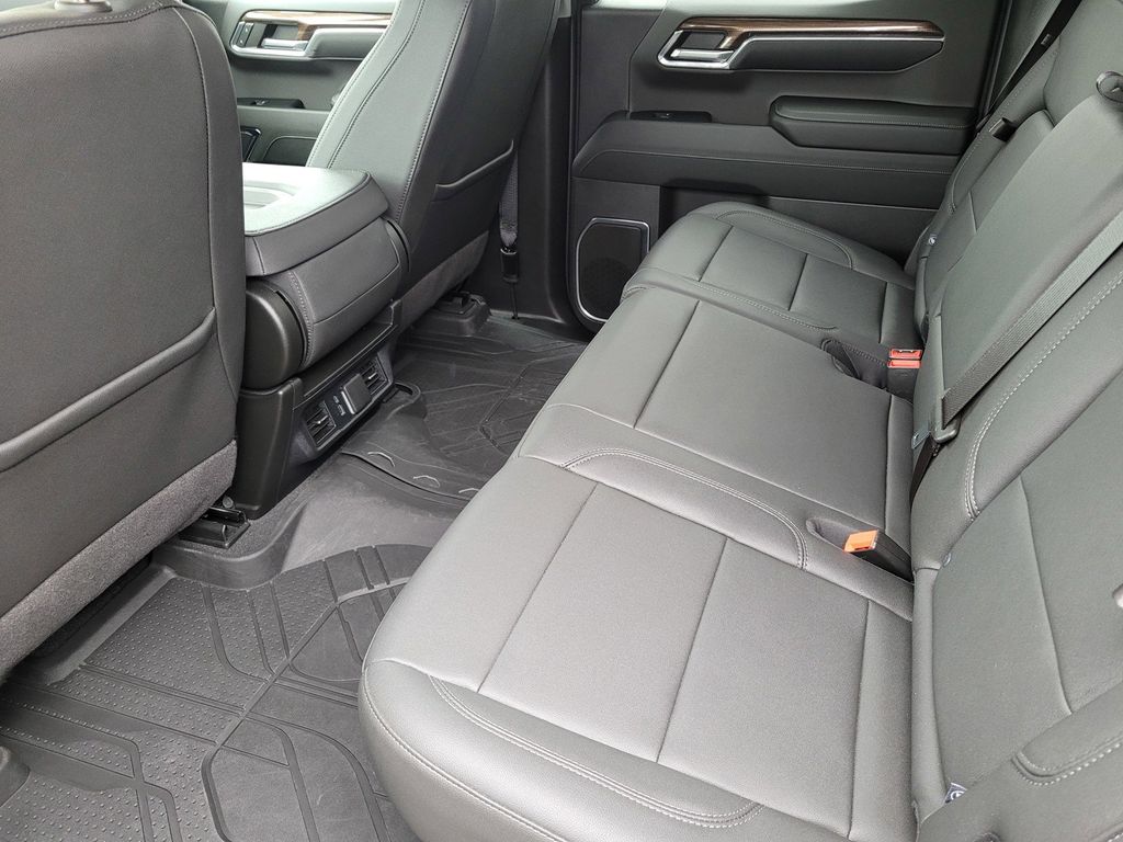 2024 Chevrolet Silverado 1500 LT Image 11 of 27