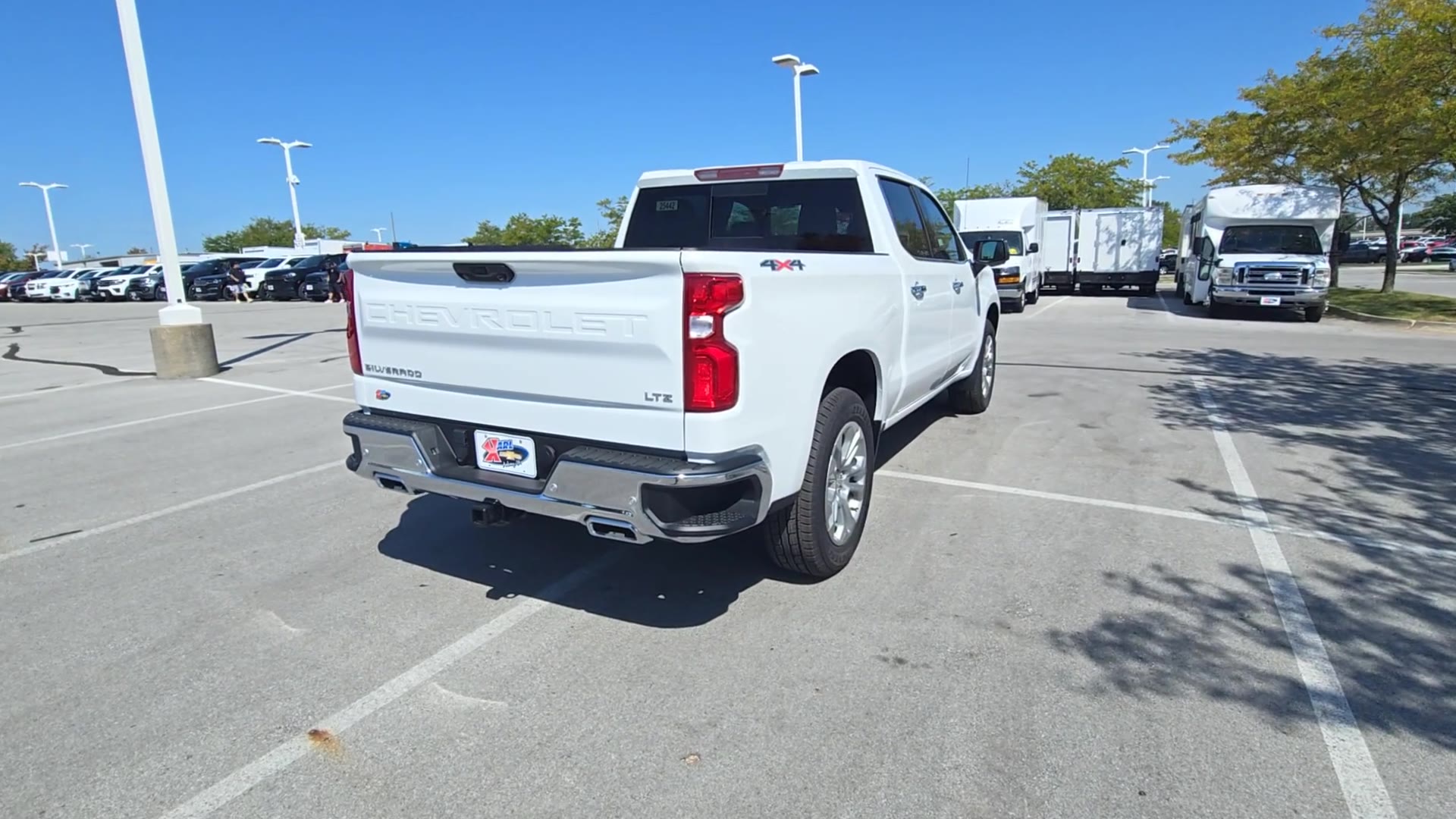 Vehicle image 32 of 59