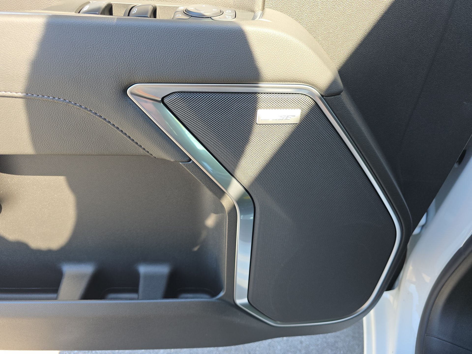 Vehicle image 49 of 59