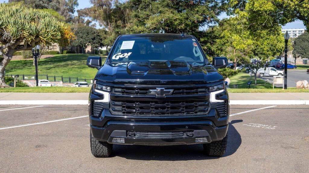 2024 Chevrolet Silverado 1500 LT Trail Boss Image 2 of 33