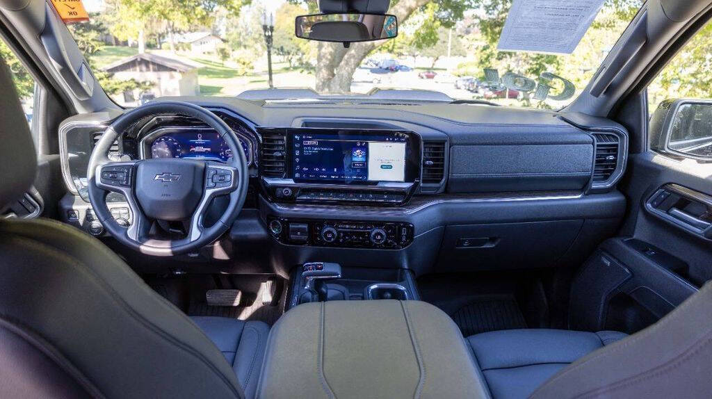 2024 Chevrolet Silverado 1500 LT Trail Boss Image 19 of 33