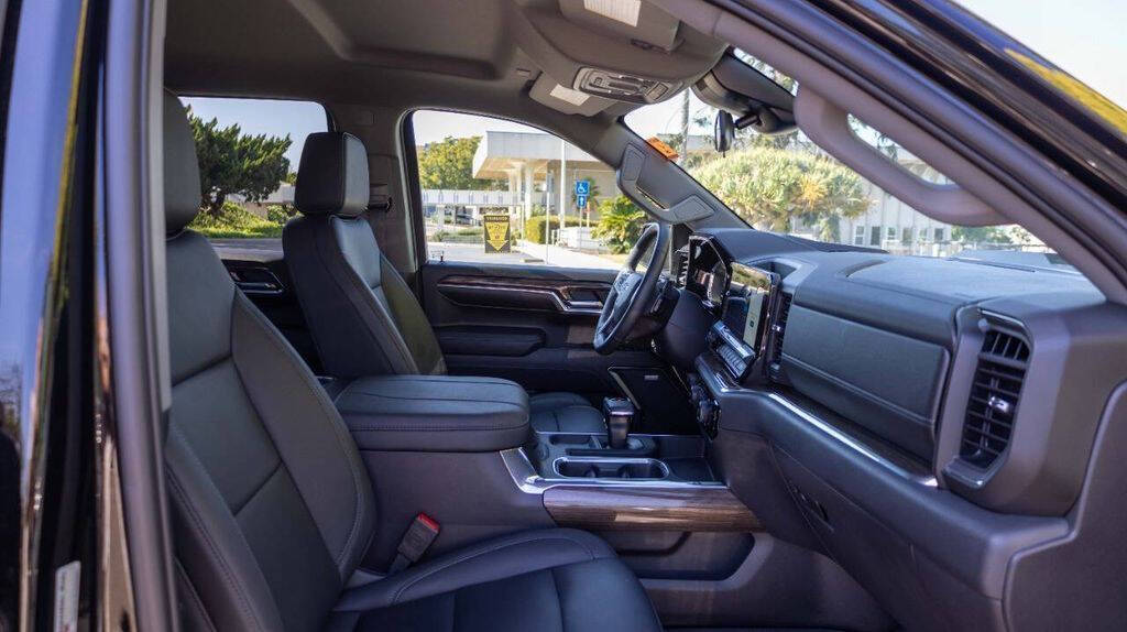 2024 Chevrolet Silverado 1500 LT Trail Boss Image 16 of 33