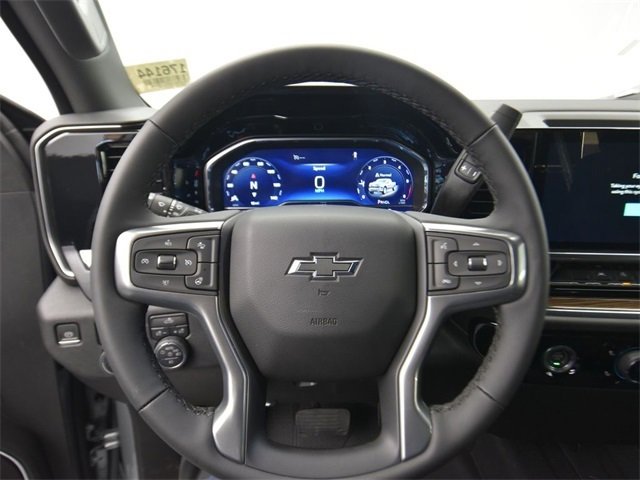 Vehicle image 28 of 52