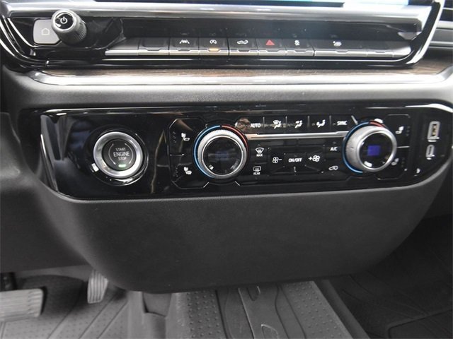 Vehicle image 30 of 52