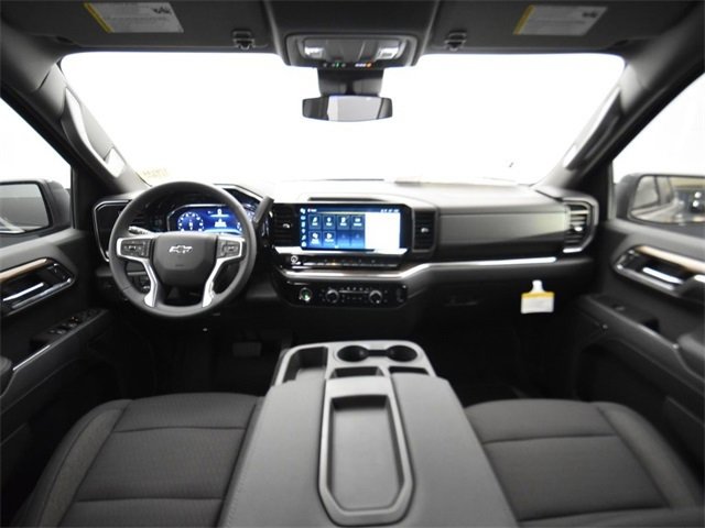 Vehicle image 32 of 52