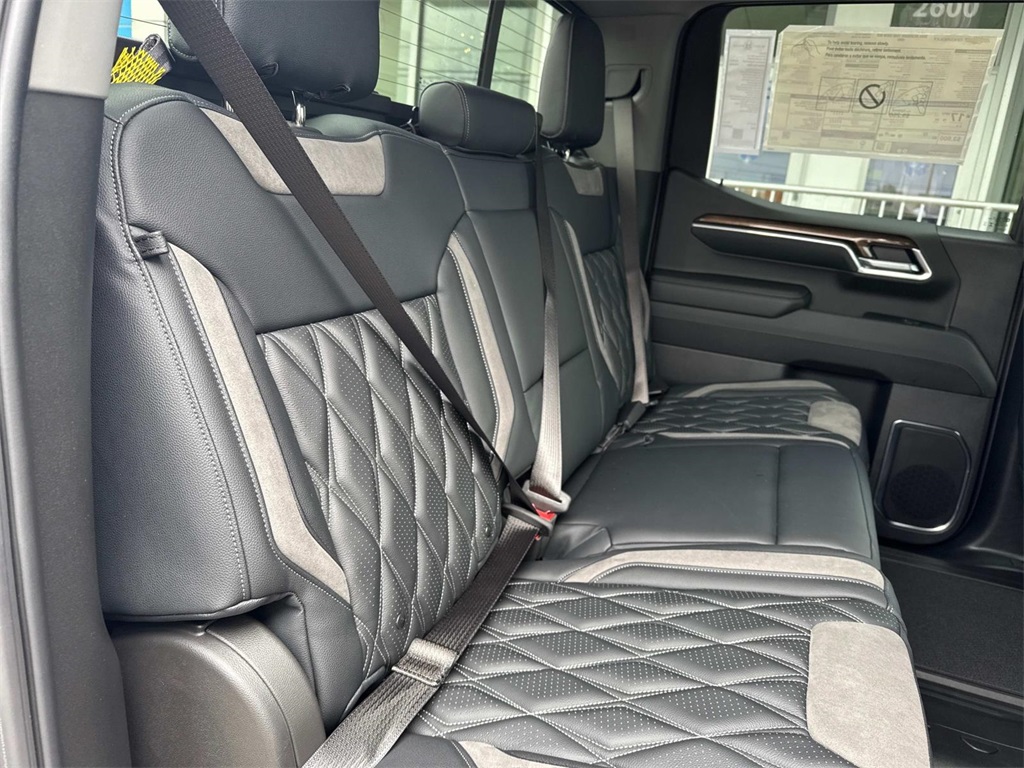 2024 Chevrolet Silverado 1500 RST Image 9 of 20