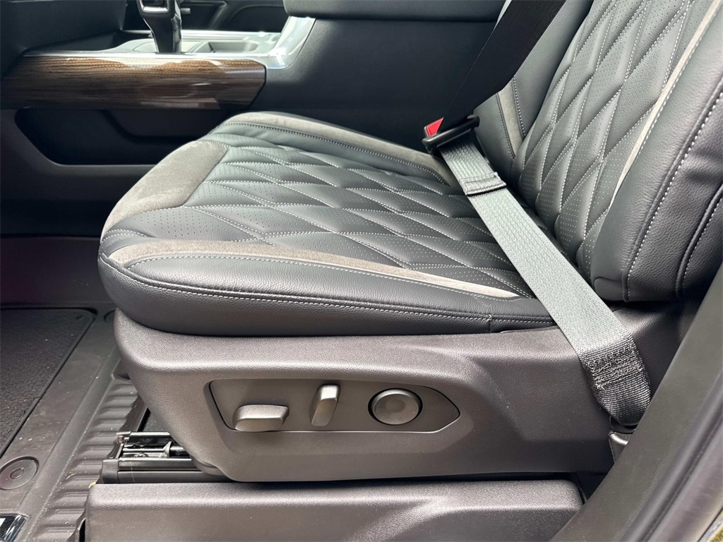 2024 Chevrolet Silverado 1500 RST Image 15 of 20