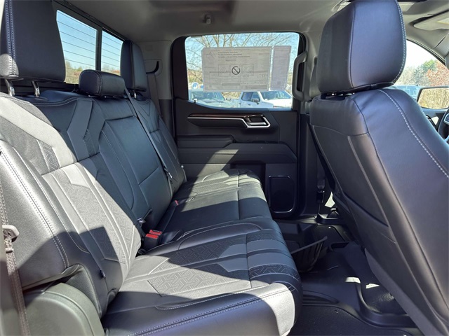 Vehicle image 8 of 33