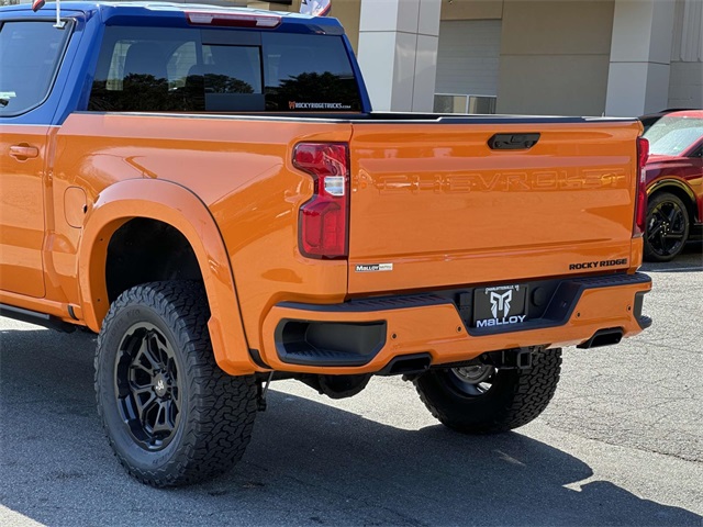Vehicle image 4 of 33