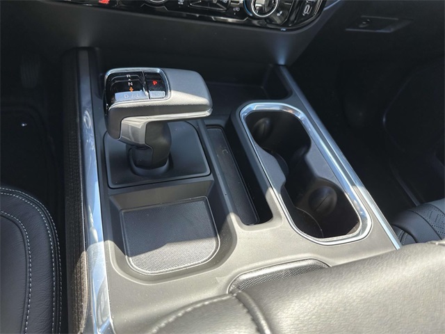 Vehicle image 19 of 33