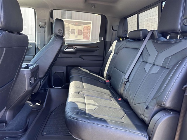 Vehicle image 9 of 33