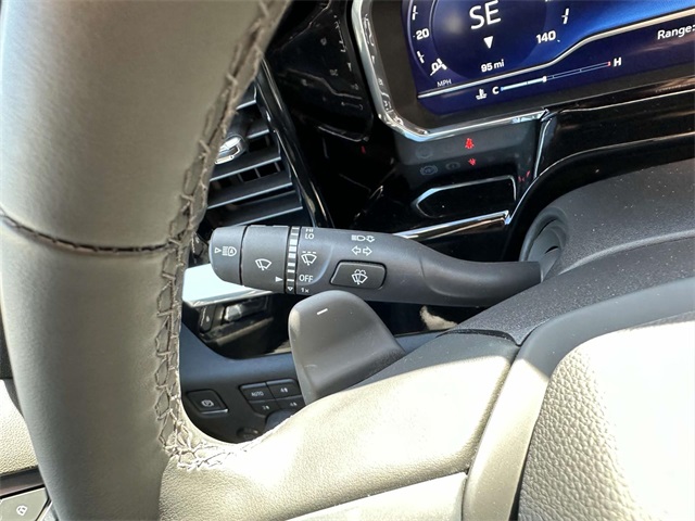 Vehicle image 20 of 33
