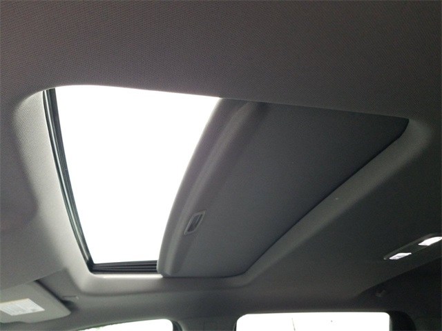 Vehicle image 10 of 26