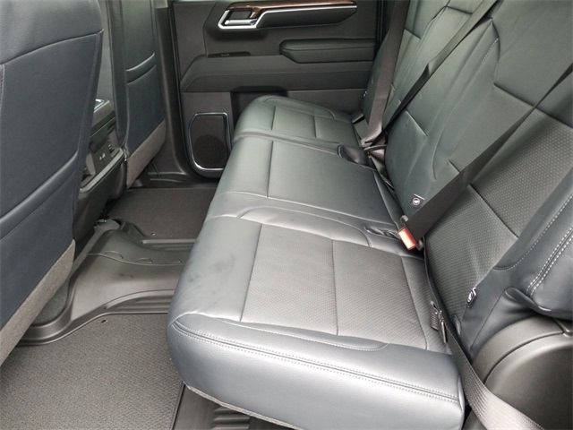 Vehicle image 18 of 26