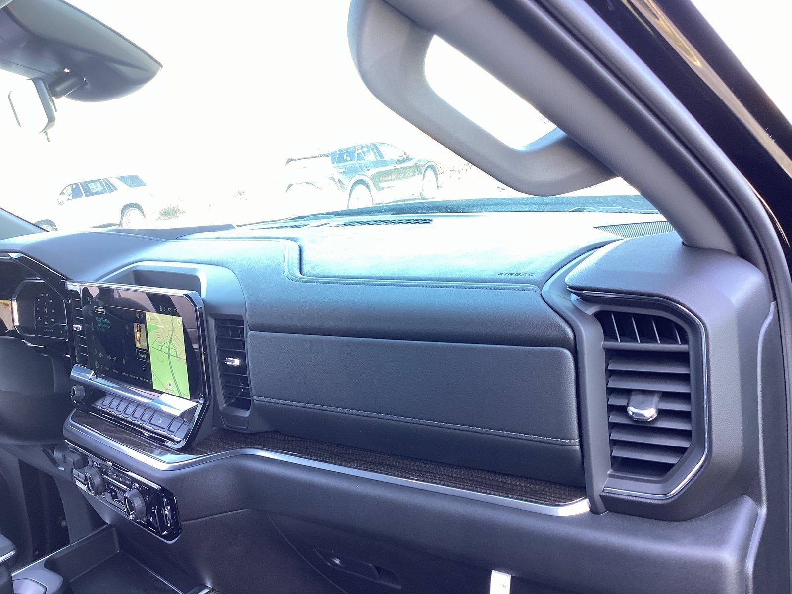 Vehicle image 18 of 30