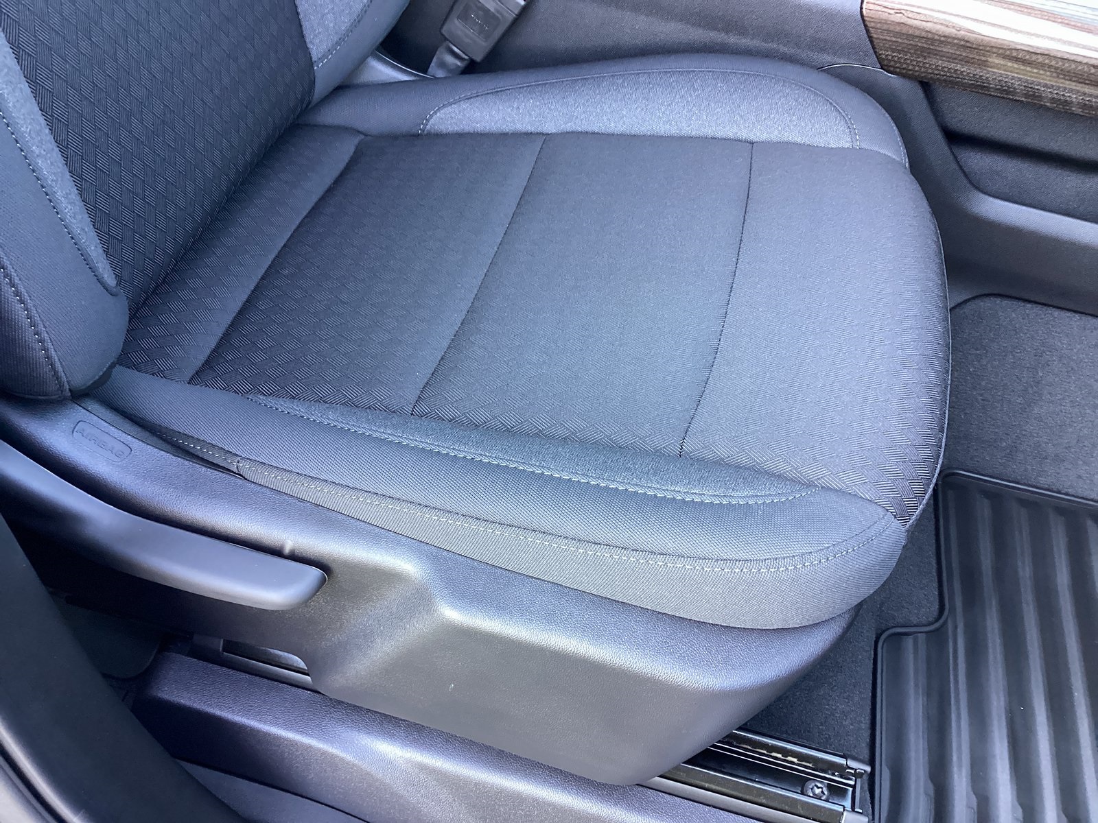 Vehicle image 20 of 30