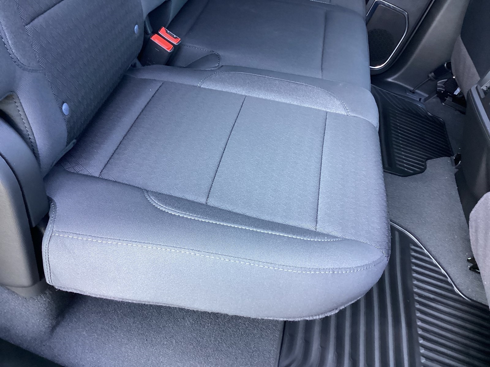Vehicle image 23 of 30