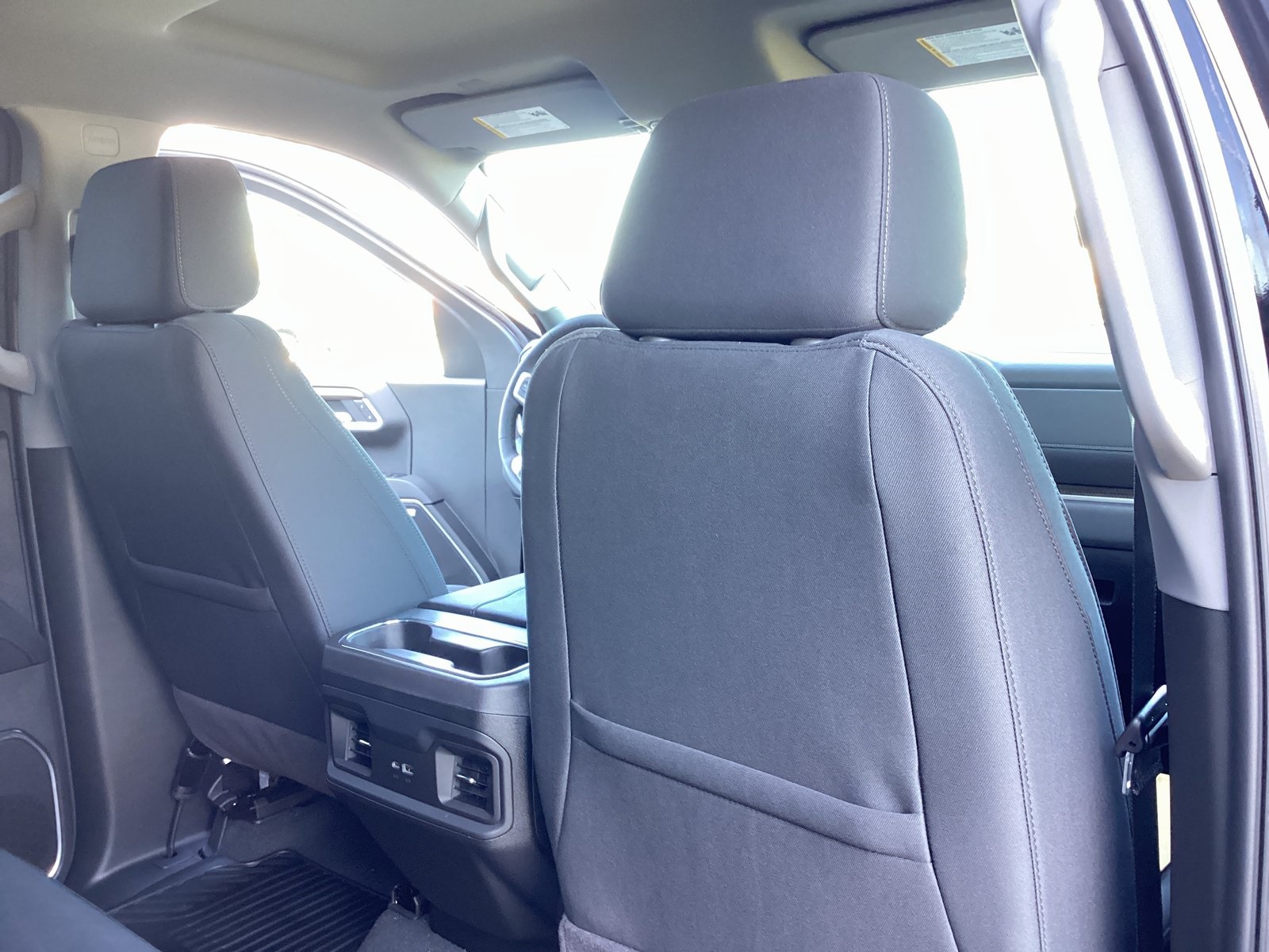 Vehicle image 21 of 30