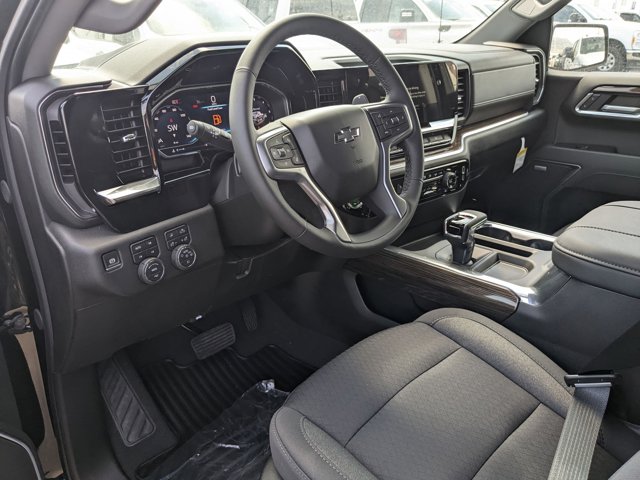 Vehicle image 10 of 25