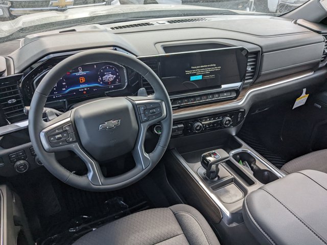 Vehicle image 17 of 25
