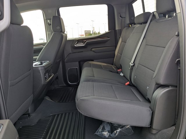 Vehicle image 18 of 25
