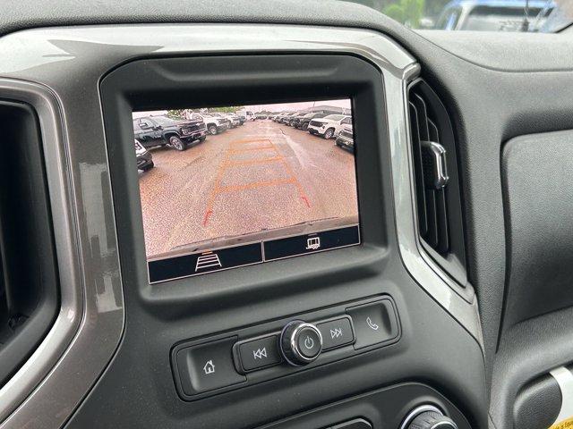 Vehicle image 24 of 32