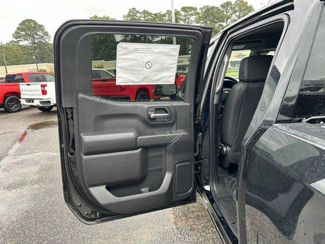 Vehicle image 28 of 32