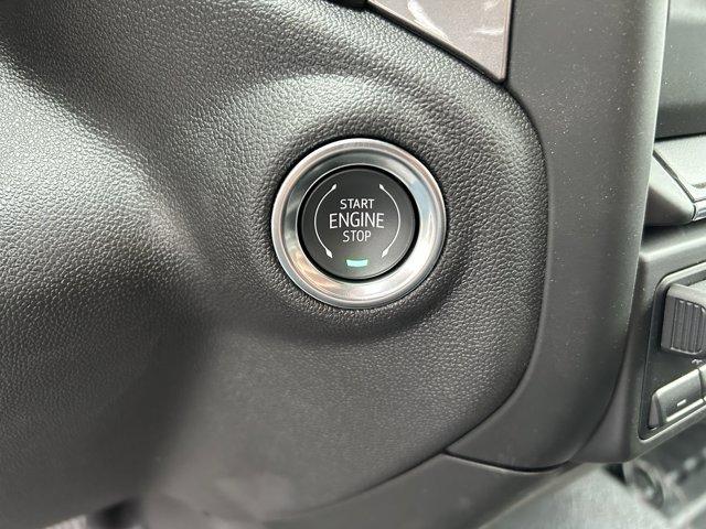 Vehicle image 22 of 32