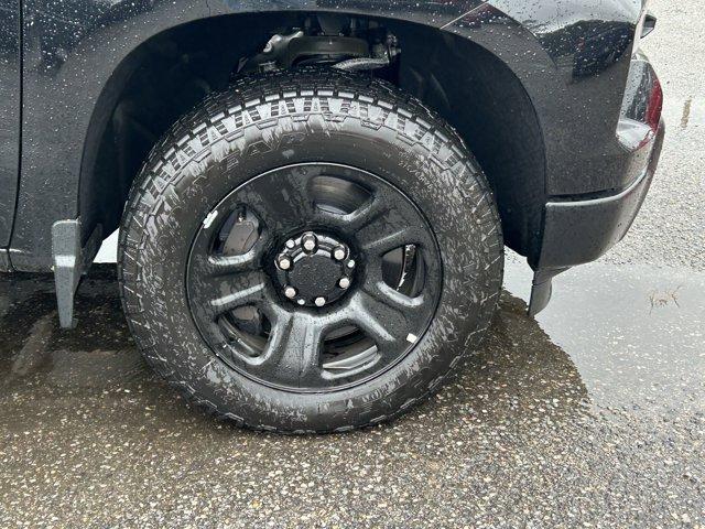 Vehicle image 13 of 32
