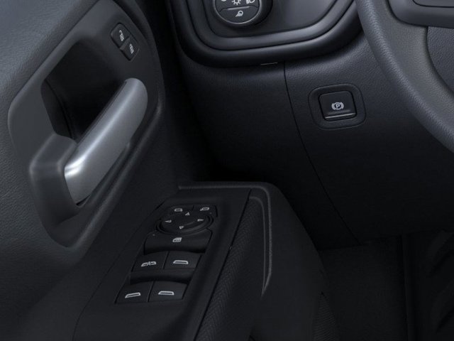 Vehicle image 23 of 25
