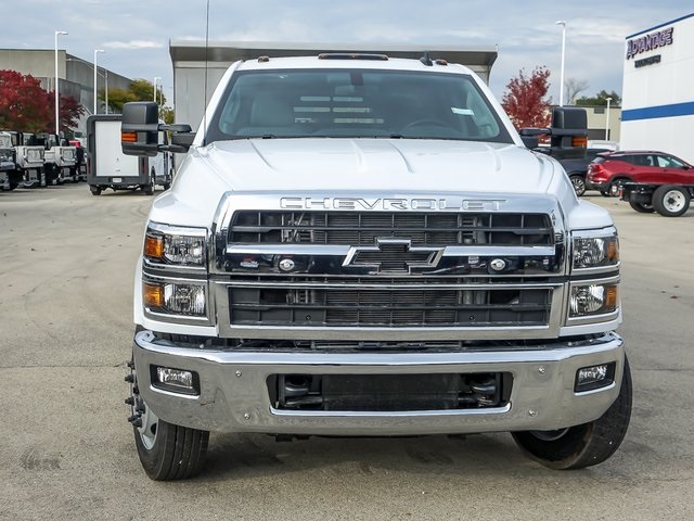 2024 Chevrolet Silverado MD Work Truck Image 3 of 28