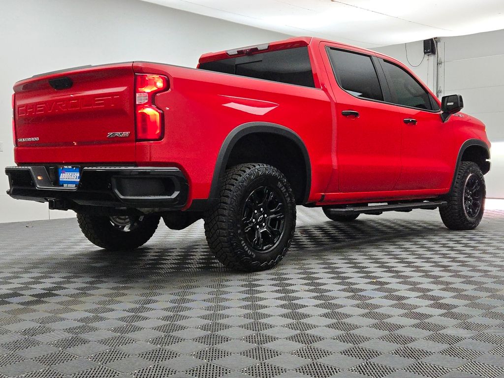 2024 Chevrolet Silverado 1500 ZR2 Image 4 of 40
